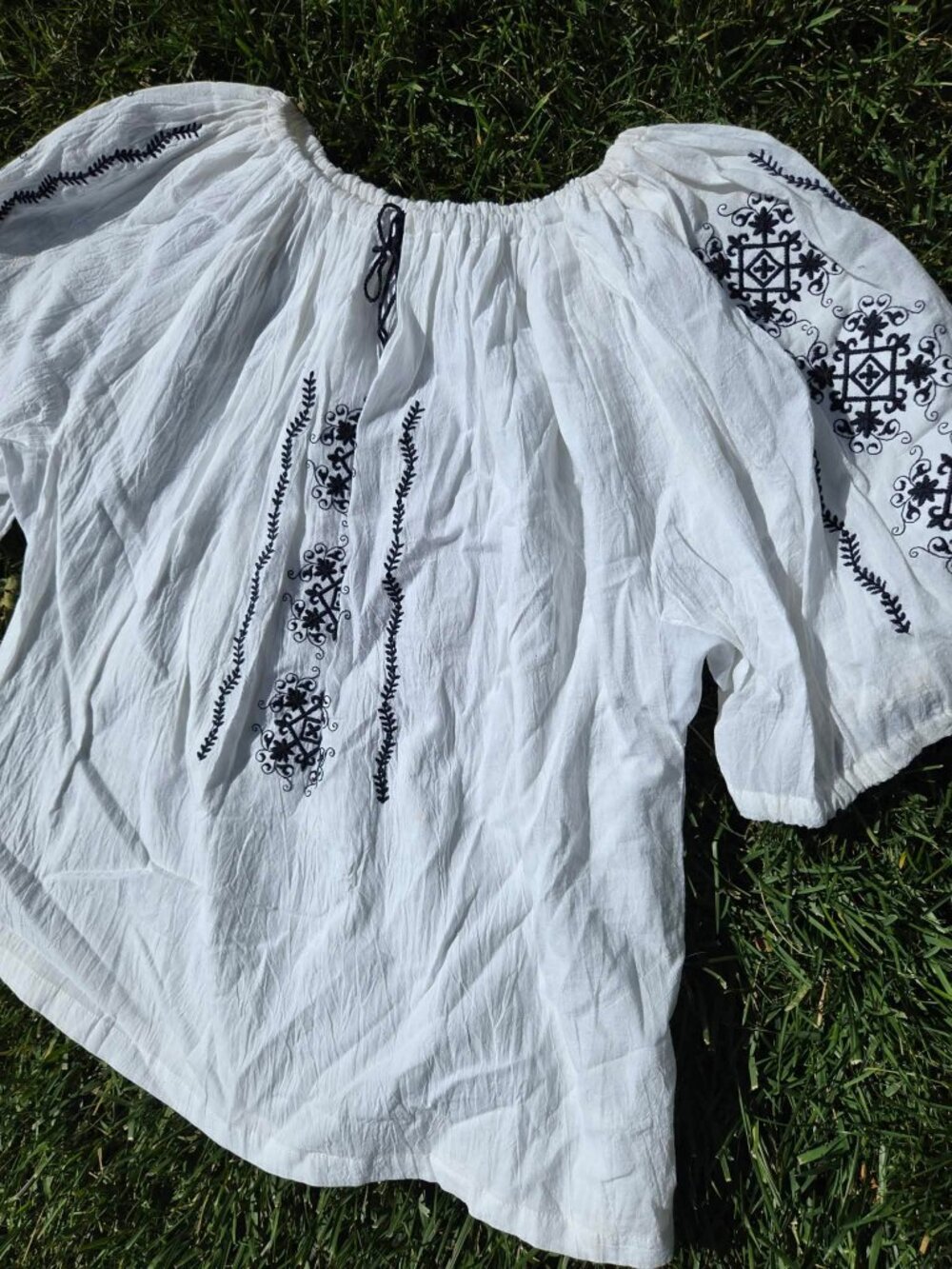 Romanian Embroidered Peasant Blouse White Black Folk Ie - size S - Picture 12 of 13